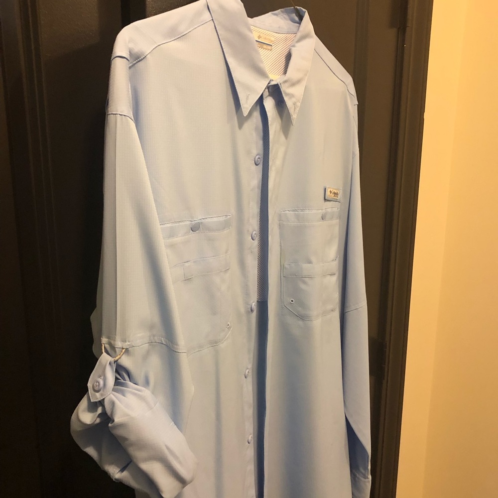 Button down - Picture 2 of 3